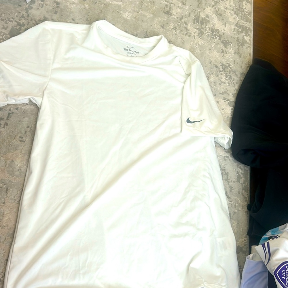 Nike tshirt